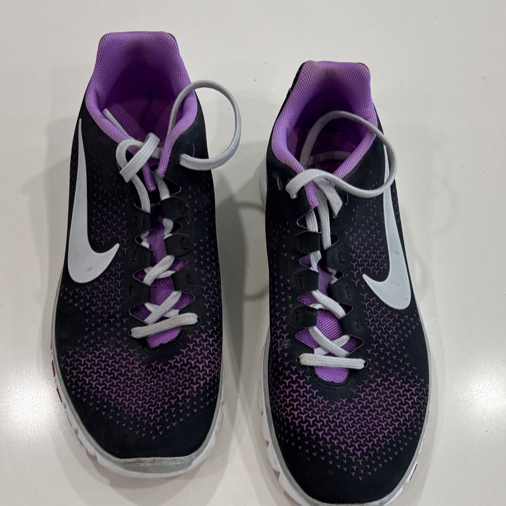 Nike Free  Black & Purple Sneakers - lightweight and comfortable-  Size 8 1/2